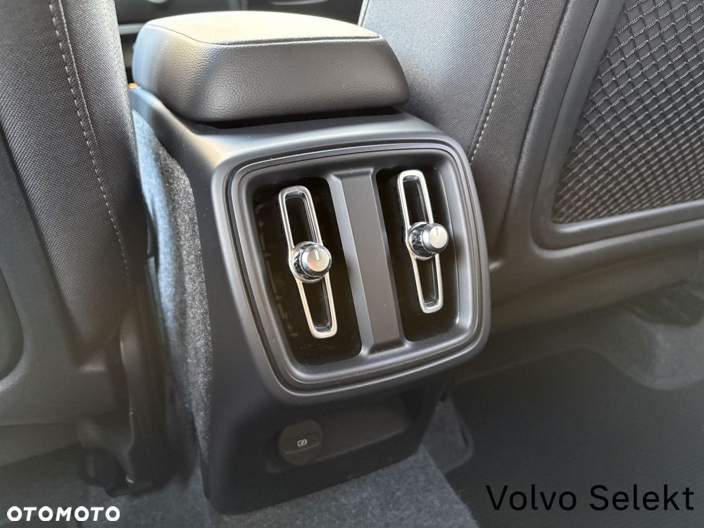 Volvo XC 40 2024
