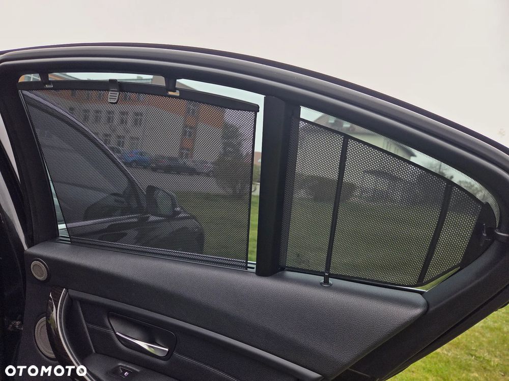 BMW Seria 3 320d Blue Performance Luxury Line - 36