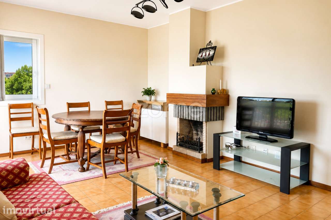 Apartamento T1 com garagem e arrumos - Grande imagem: 2/15
