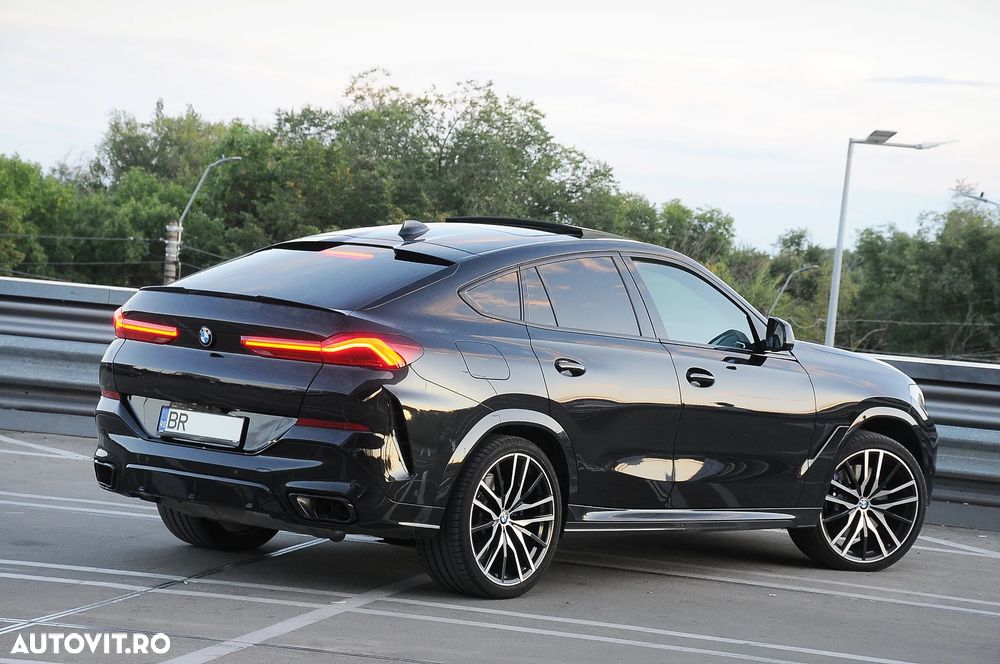 BMW X6 M M50i - 12