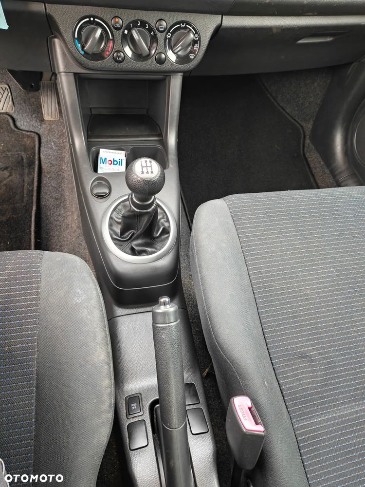 Suzuki Swift - 10