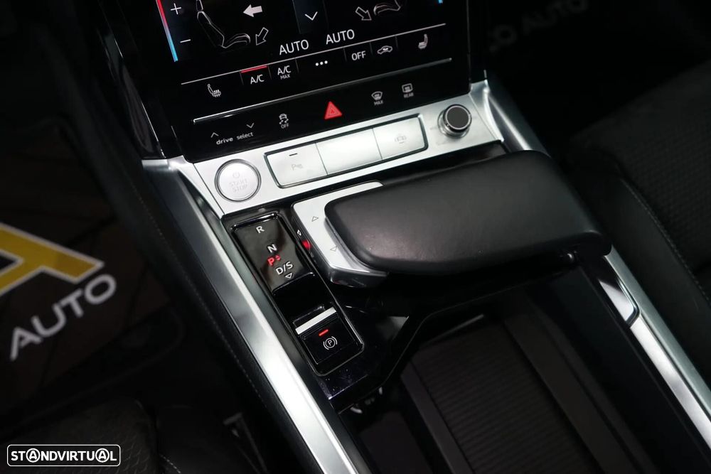 Audi e-tron 50 quattro S line - 38