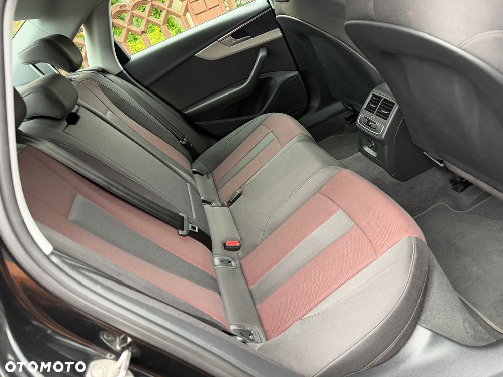 Audi A4 Limousine 35 TDI mHEV Advanced S tronic - 30