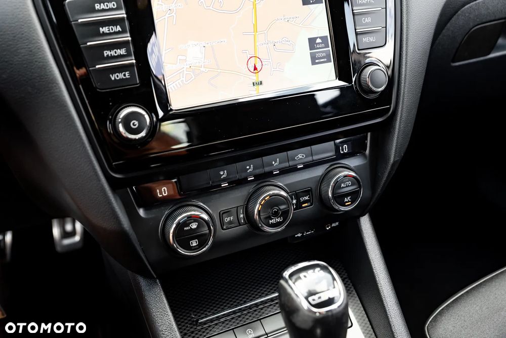 Skoda Octavia 2.0 TDI DSG RS - 36