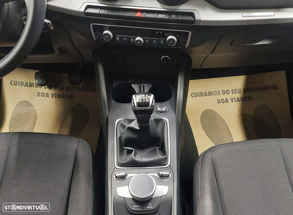 Audi Q2 30 TDI Advanced - 18