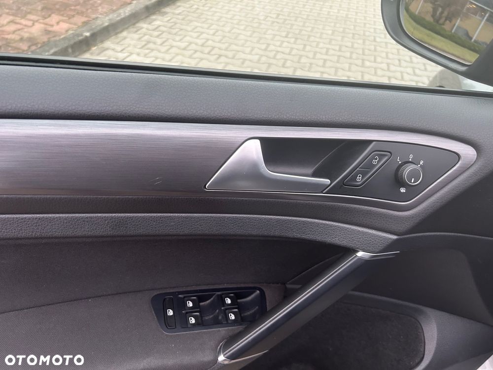Volkswagen Golf 1.5 TSI BMT Comfortline - 35