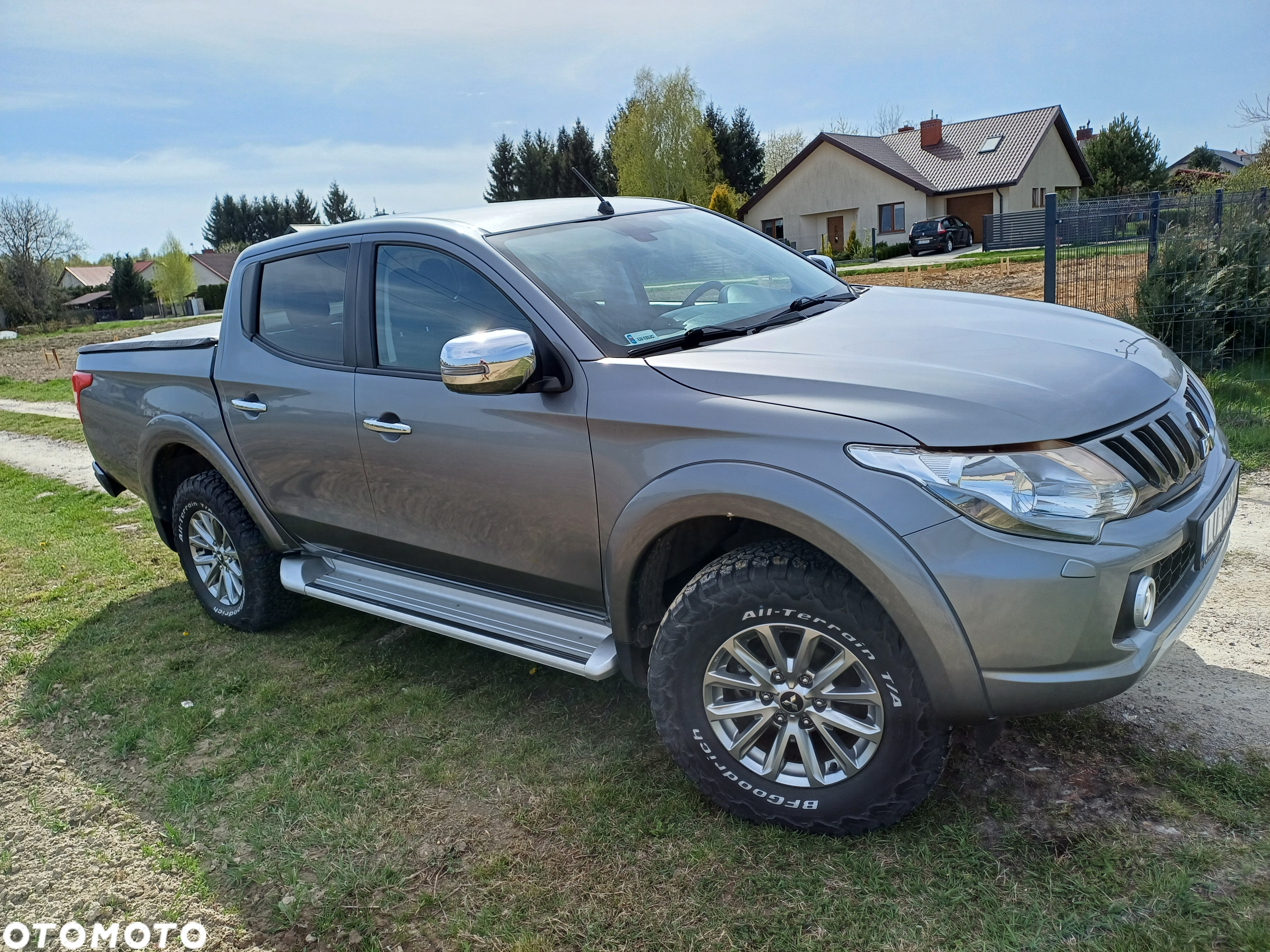 Mitsubishi L200 2.4 d DC Intense + - 3