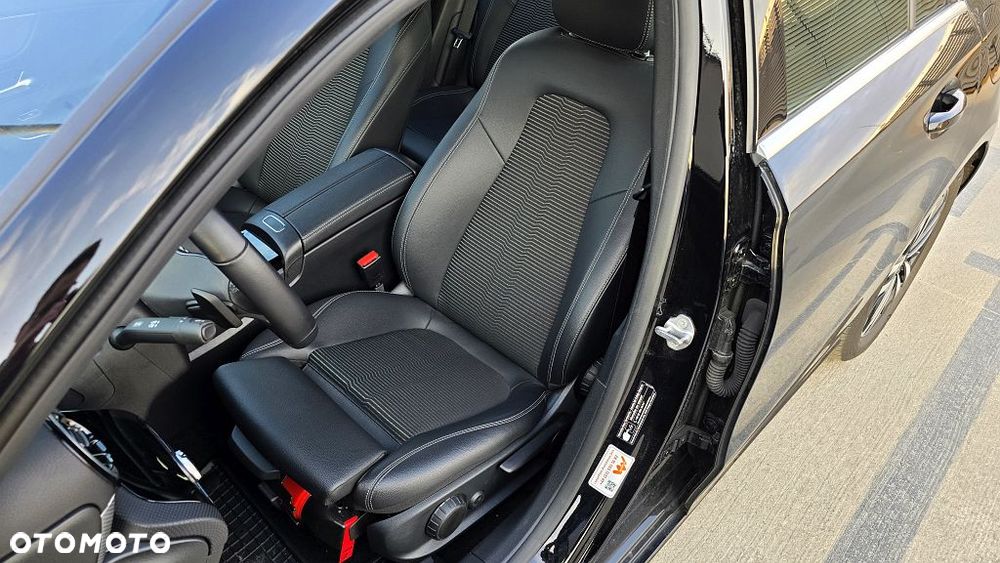 Mercedes-Benz Klasa A 200 Style 7G-DCT - 17