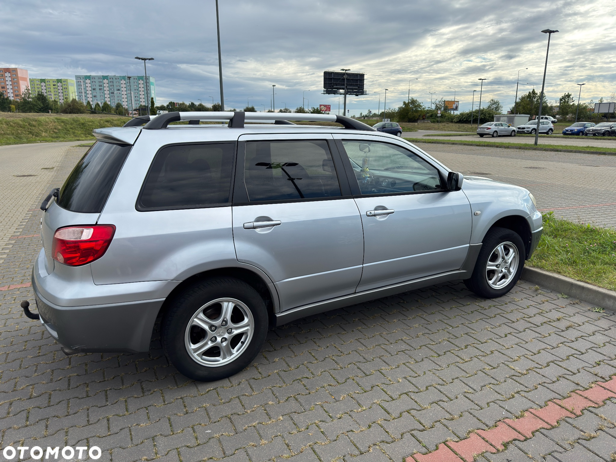 Mitsubishi Outlander 2.0 2WD Invite - 4