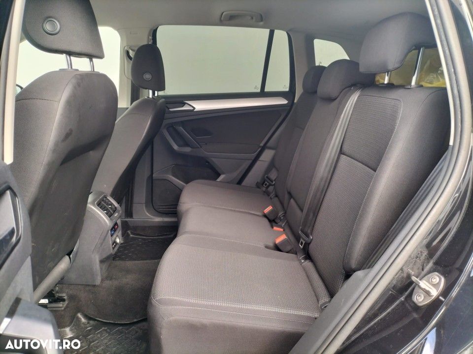 Volkswagen Tiguan - 16