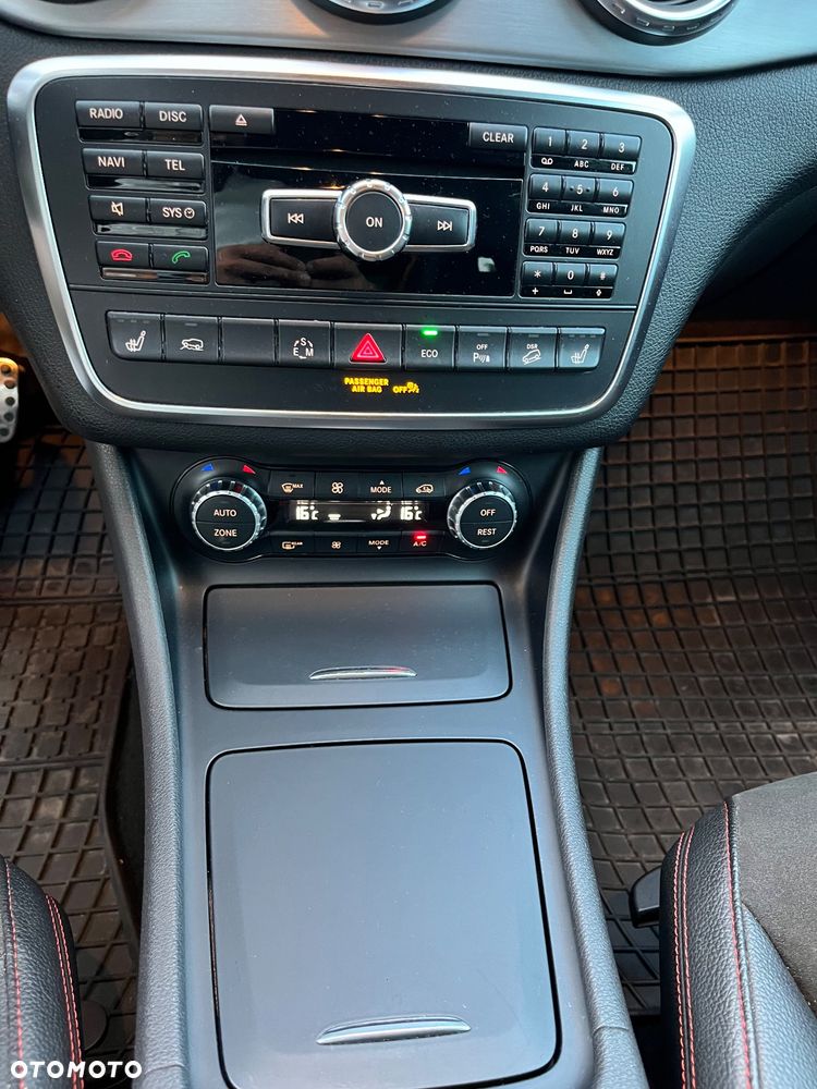 Mercedes-Benz GLA 250 7G-DCT - 18