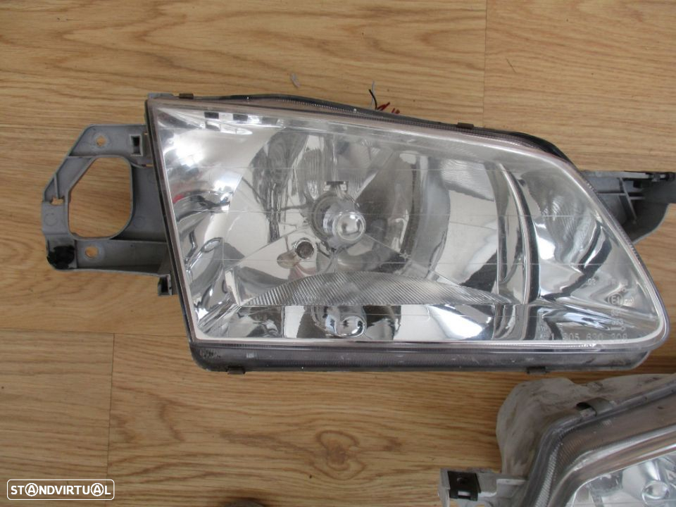 Farol Optica Mazda 323 Esquerdo Direito - 2