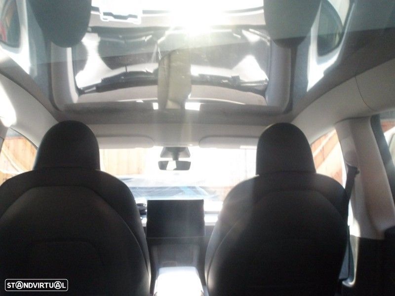 Tesla Model Y Long Range Dual Motor AWD - 6
