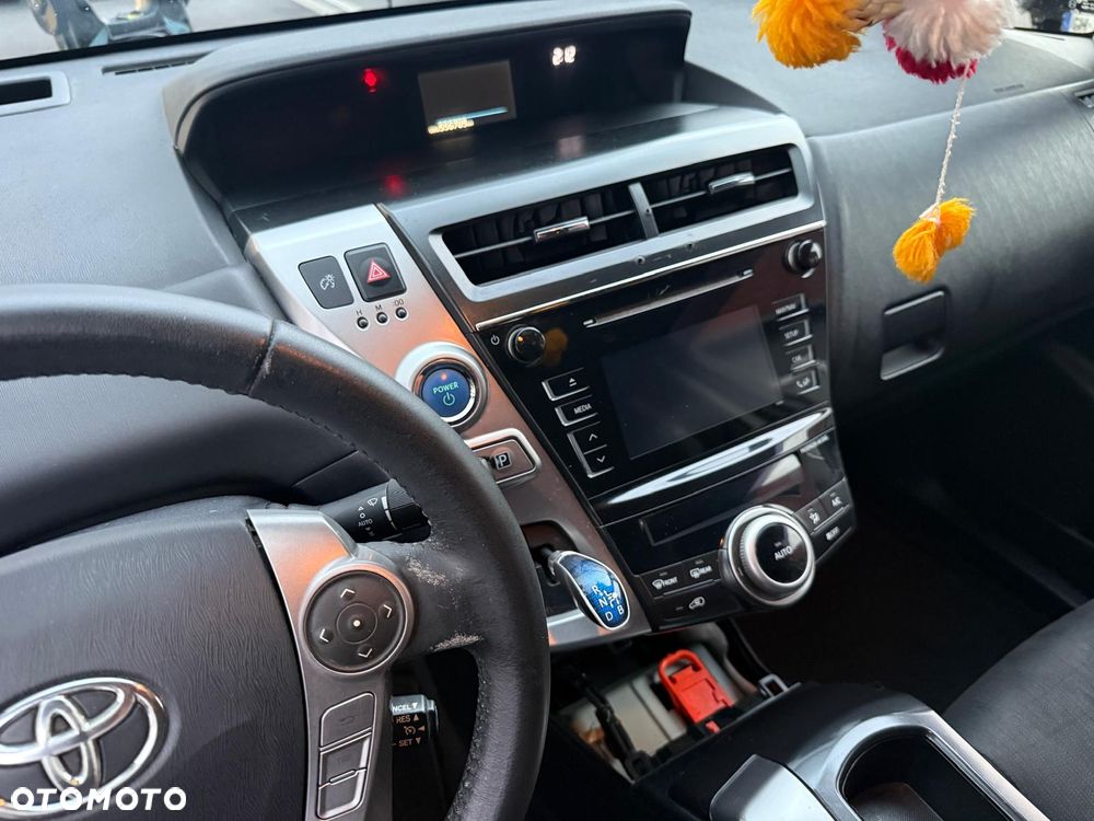 Toyota Prius+ (Hybrid) - 15