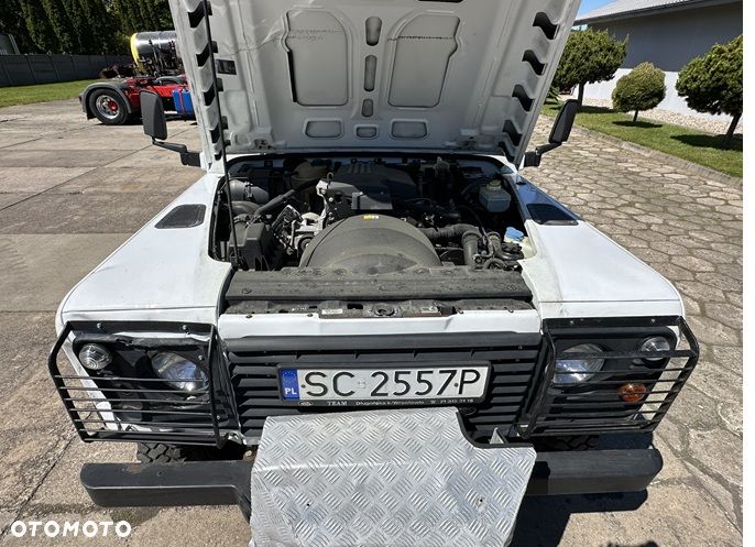 Land Rover Defender - 14