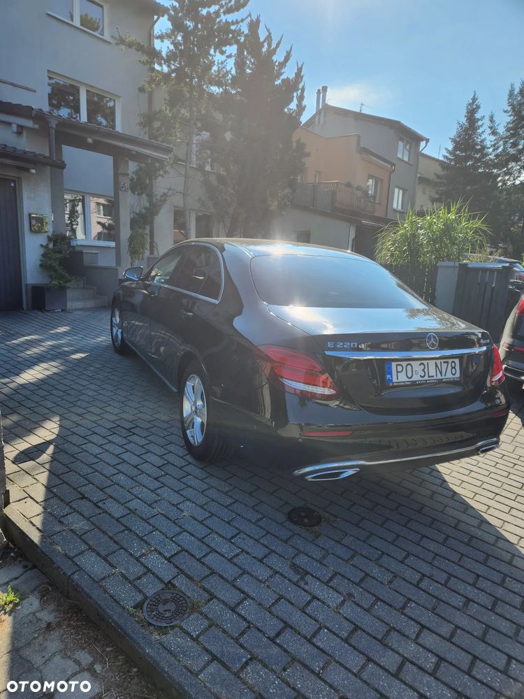 Mercedes-Benz Klasa E 220 d 4-Matic 9G-TRONIC - 3