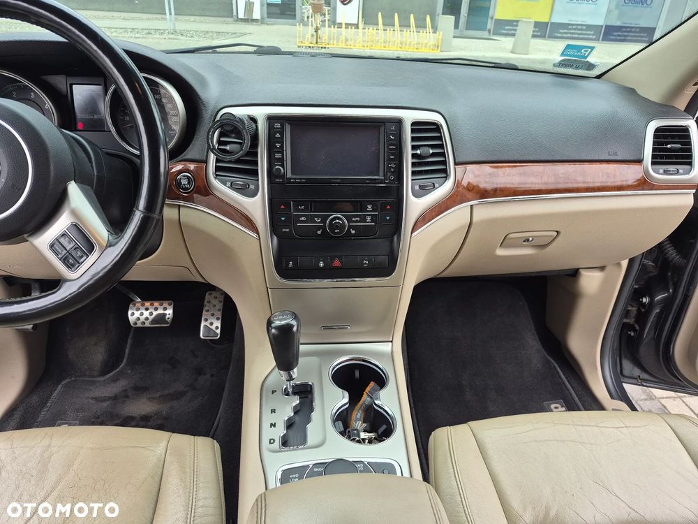 Jeep Grand Cherokee - 18