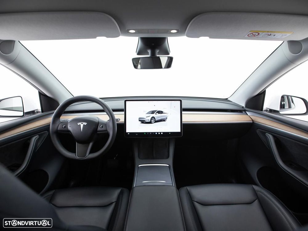 Tesla Model Y Long Range Dual Motor AWD - 8