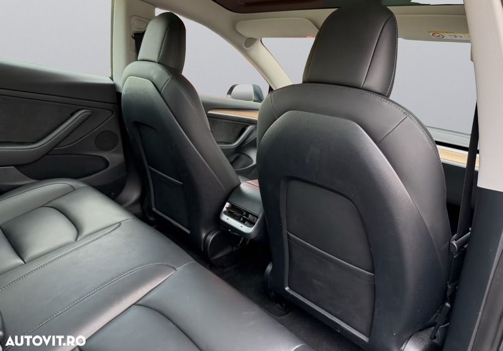 Tesla Model 3 Long Range - 14