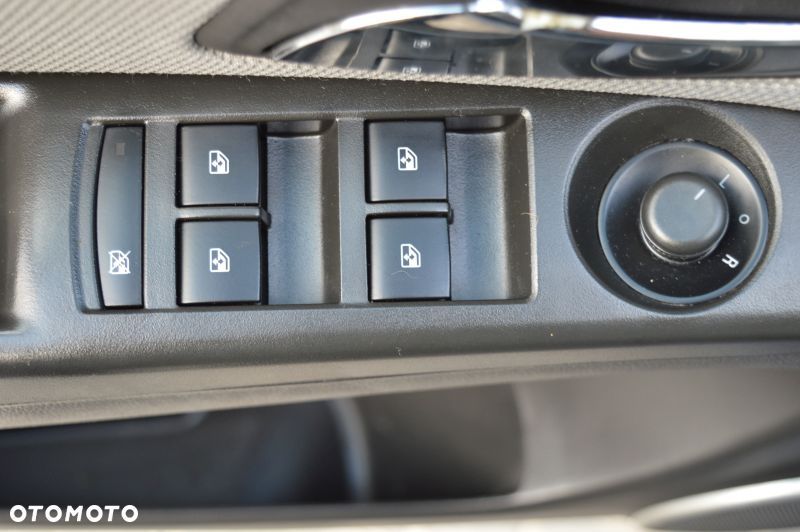 Chevrolet Cruze - 12