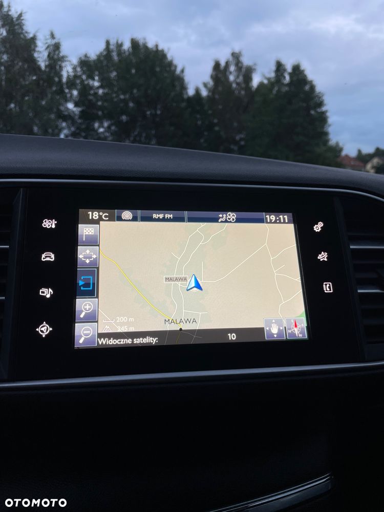 Peugeot 308 1.6 BlueHDi Allure S&S - 16