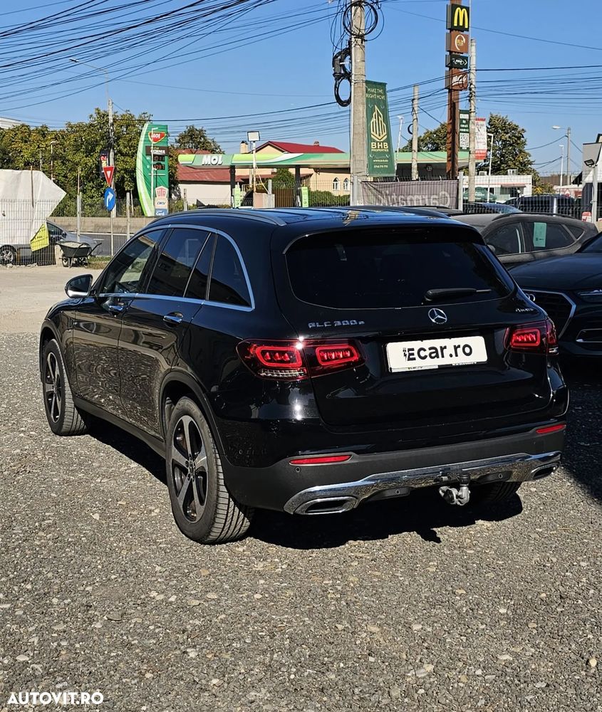 Mercedes-Benz GLC 300 e 4Matic 9G-TRONIC Exclusive - 3