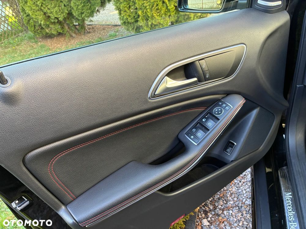 Mercedes-Benz GLA 220 d 4Matic 7G-DCT AMG Line - 18
