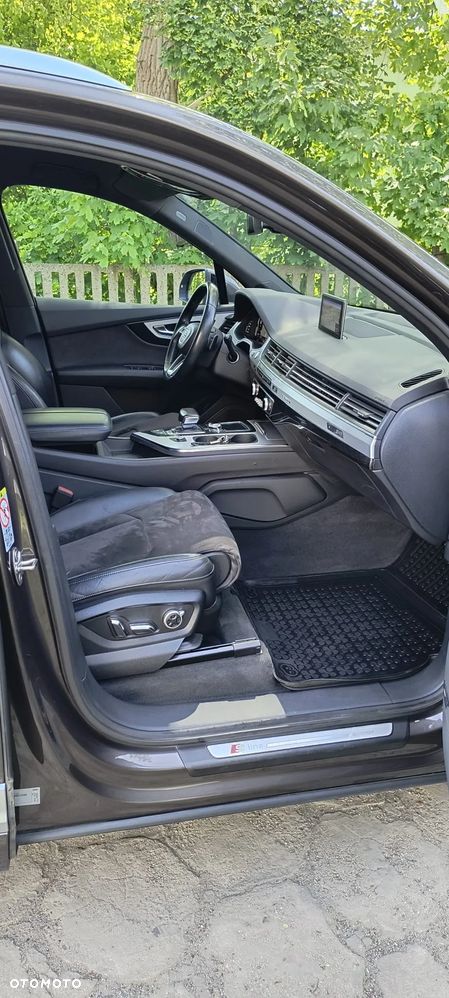 Audi Q7 - 11