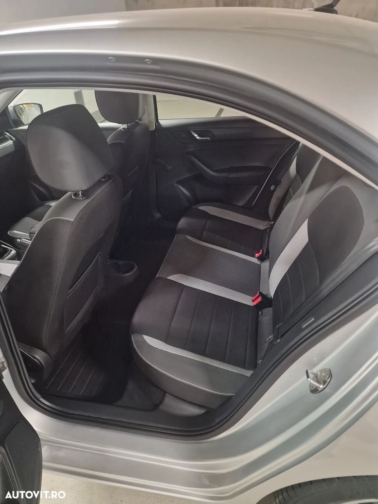 Skoda RAPID 1.2 TSI Ambition - 8