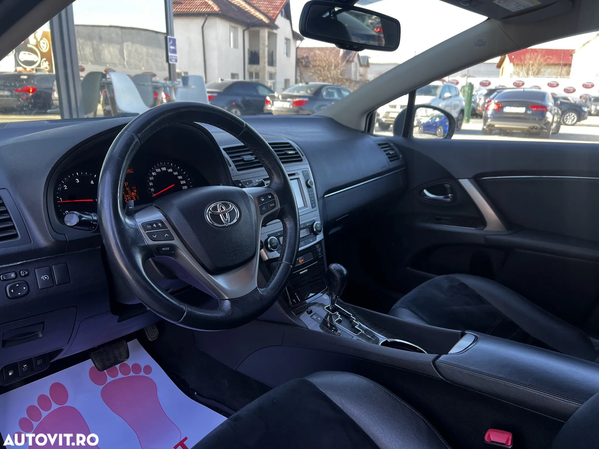 Toyota Avensis - 5