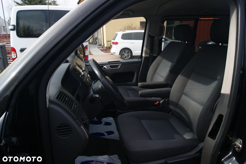 Volkswagen Multivan - 15