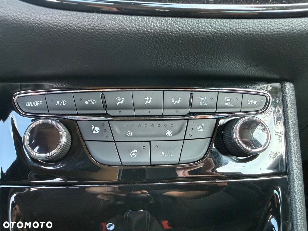 Opel Astra 1.4 Turbo Innovation - 17
