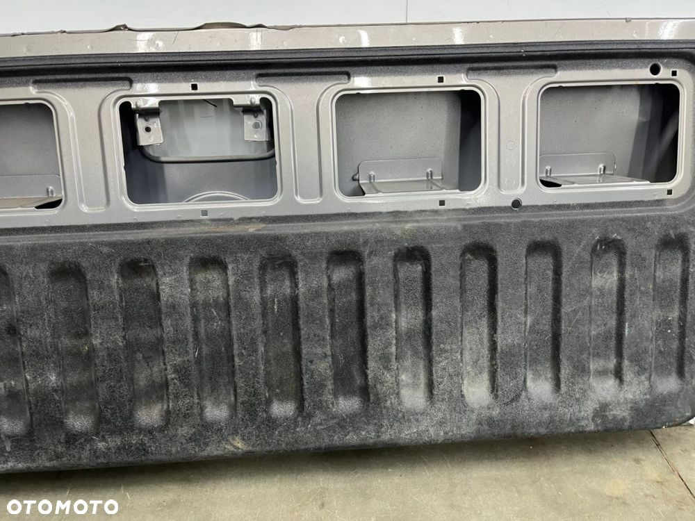 Klapa bagażnika VW Amarok I 2h tylna burta 2012-2020r. - 8