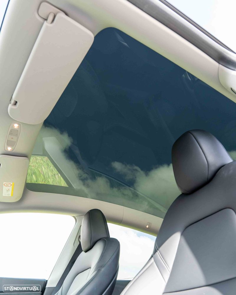 Tesla Model Y Performance Tração Integral - 16