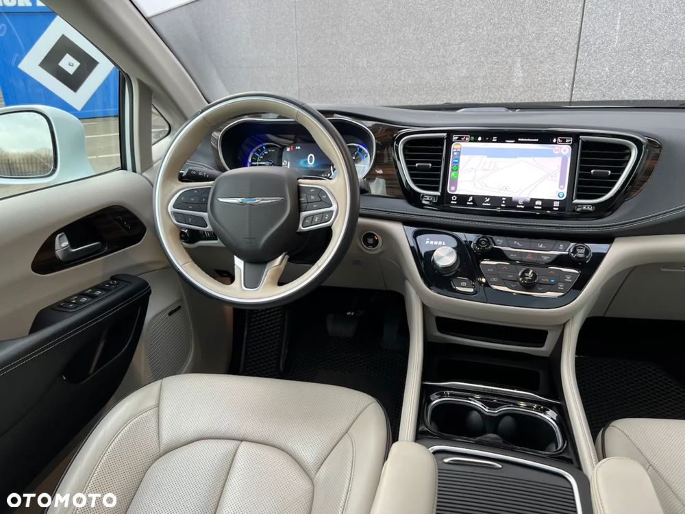 Chrysler Pacifica - 14
