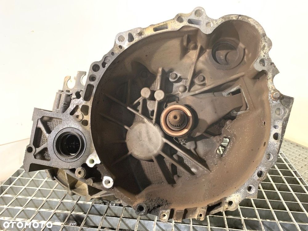 SKRZYNIA BIEGÓW  TOYOTA COROLLA Verso (_E12_) 2001 - 2007 2.0 D-4D (CDE120_) 66 kW [90 KM] olej - 1