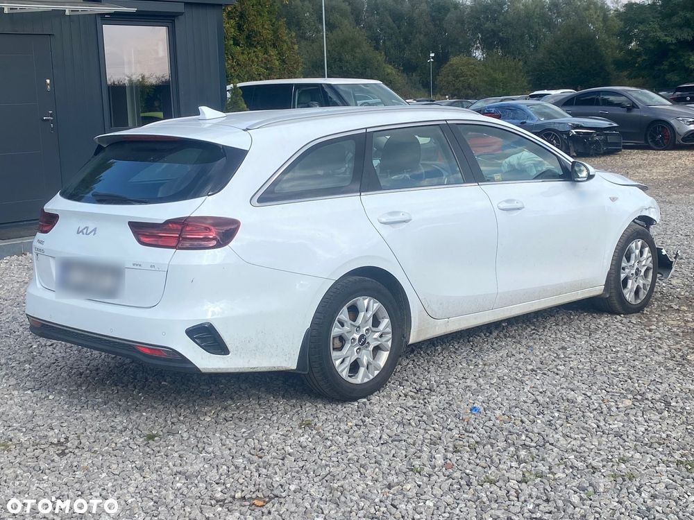 Kia Ceed 1.5 T-GDI M - 11