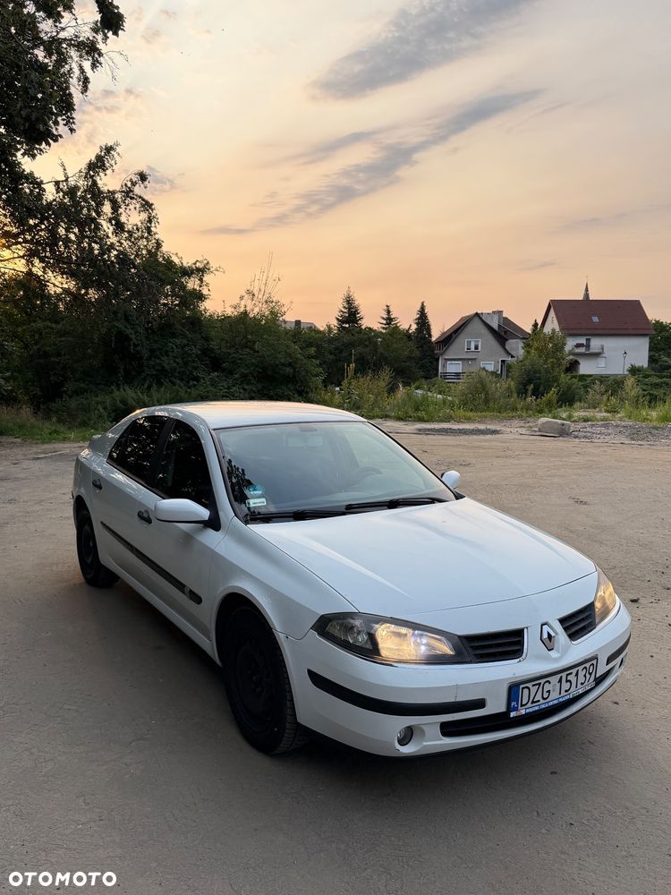 Renault Laguna 1.9 dCi Confort Authentique - 11