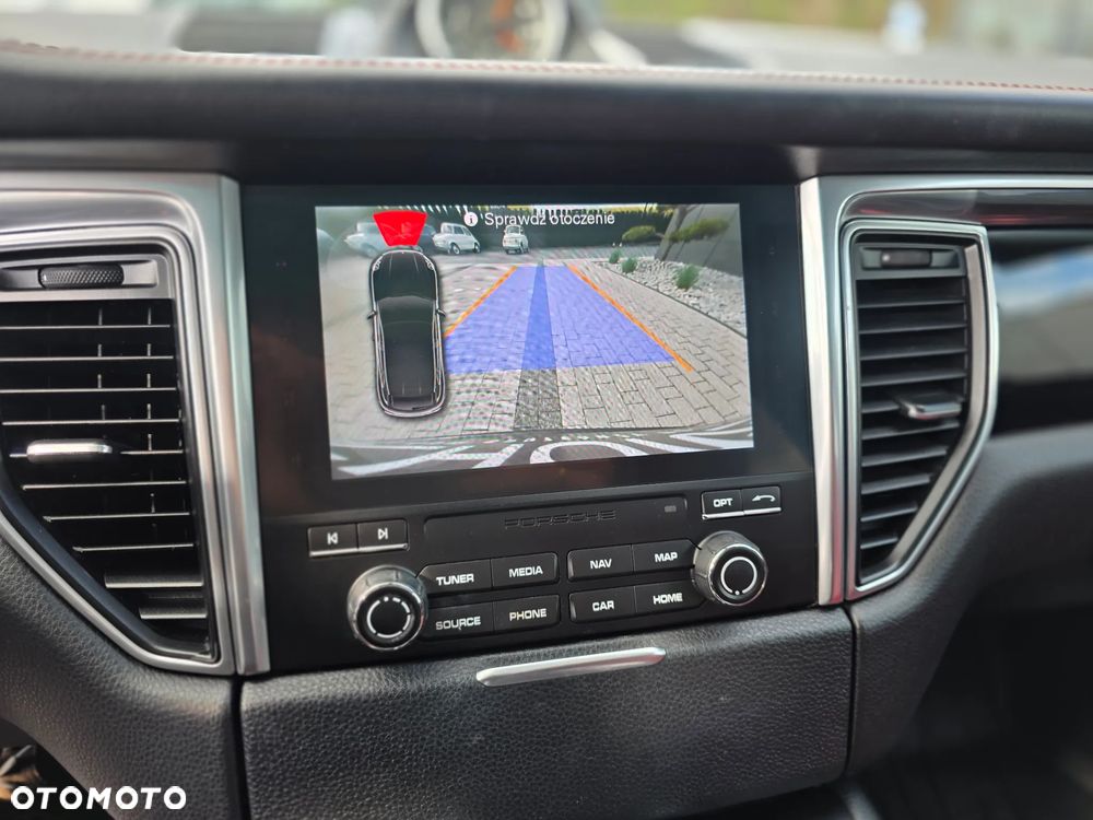 Porsche Macan - 25