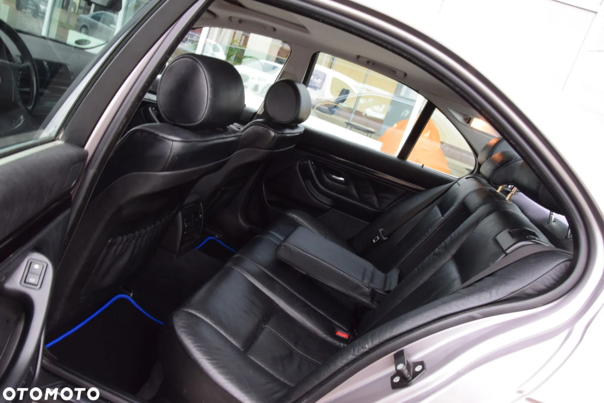 BMW Seria 5 523i - 25