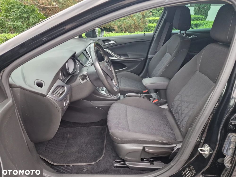 Opel Astra 1.4 Turbo 120 Jahre - 19