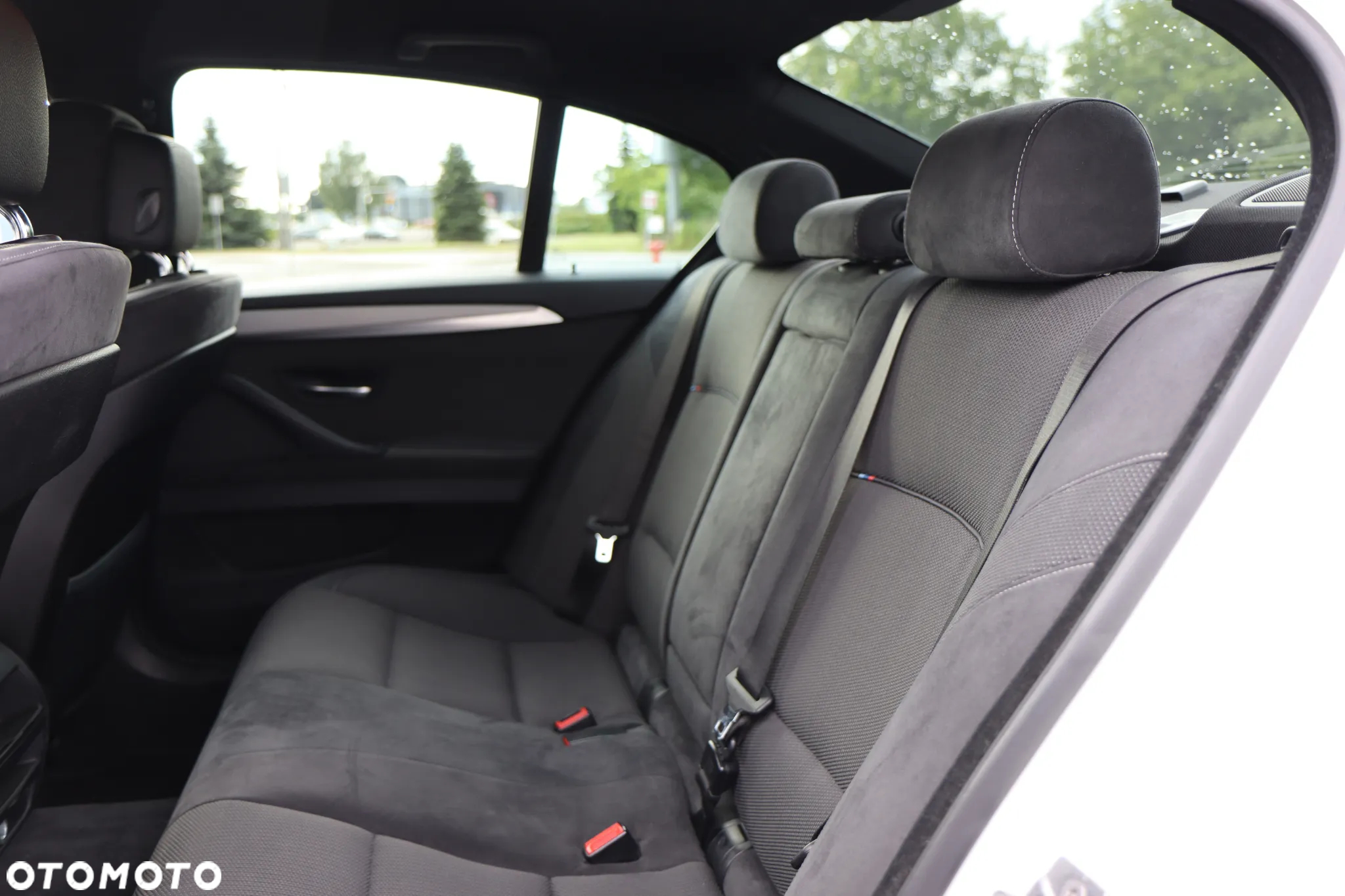 BMW Seria 5 525d xDrive - 13