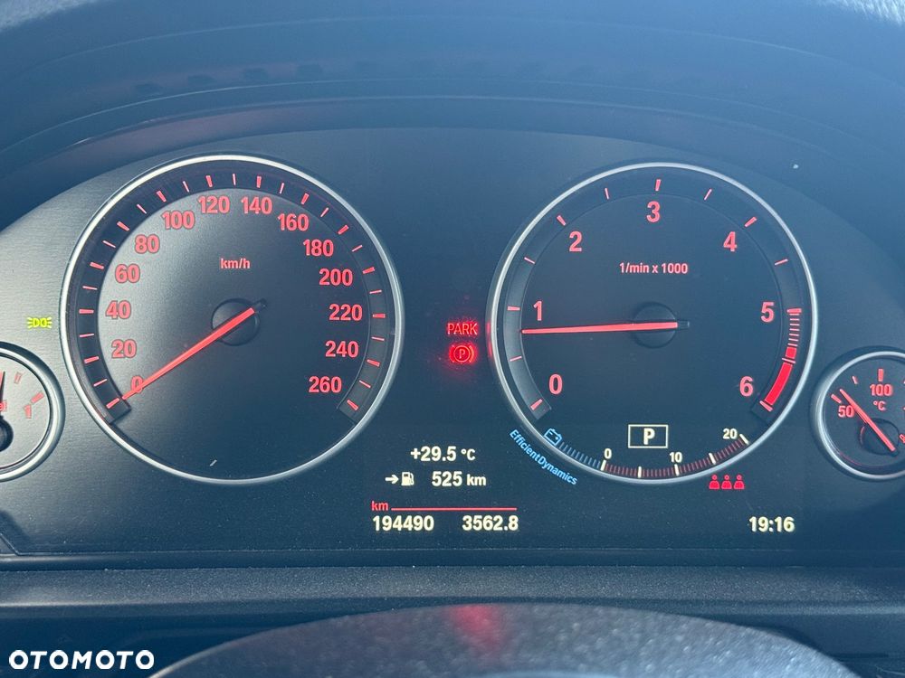 BMW Seria 5 520d xDrive - 21