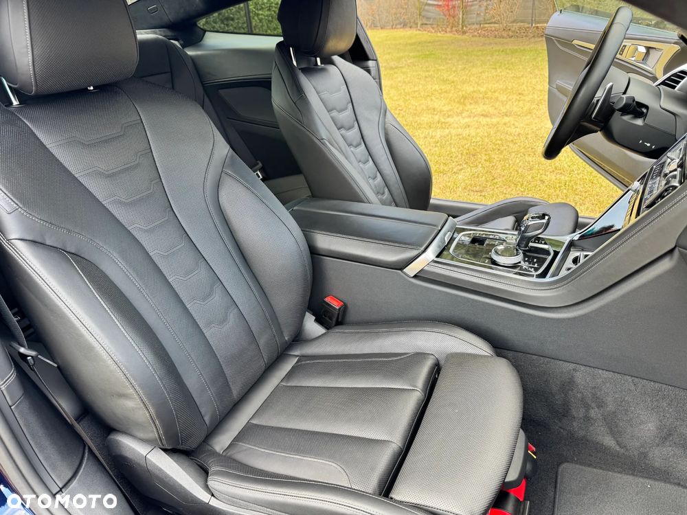 BMW Seria 8 - 34