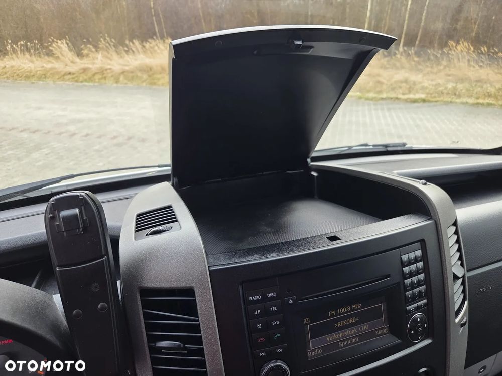 Mercedes-Benz Sprinter - 28