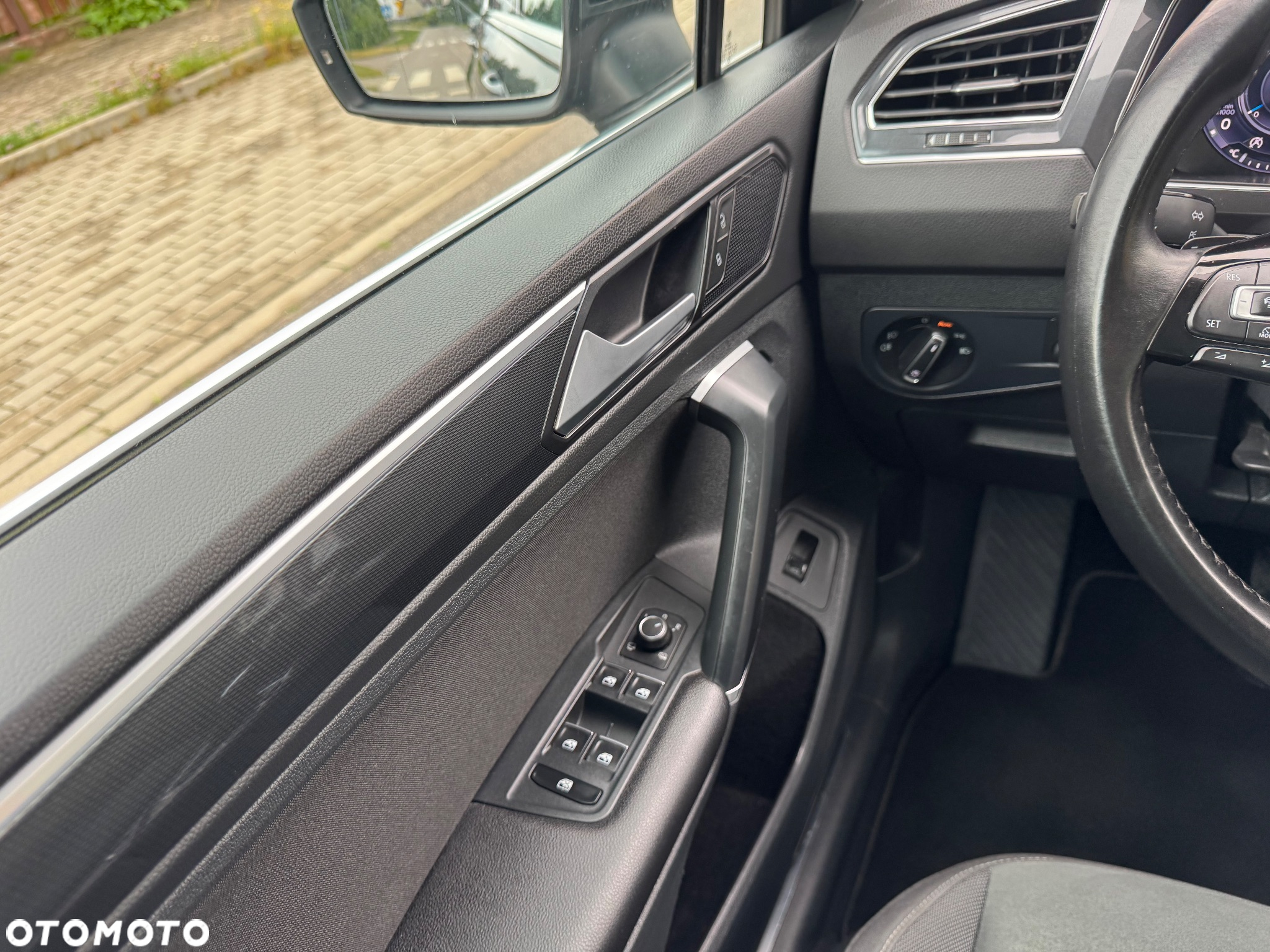 Volkswagen Tiguan - 23