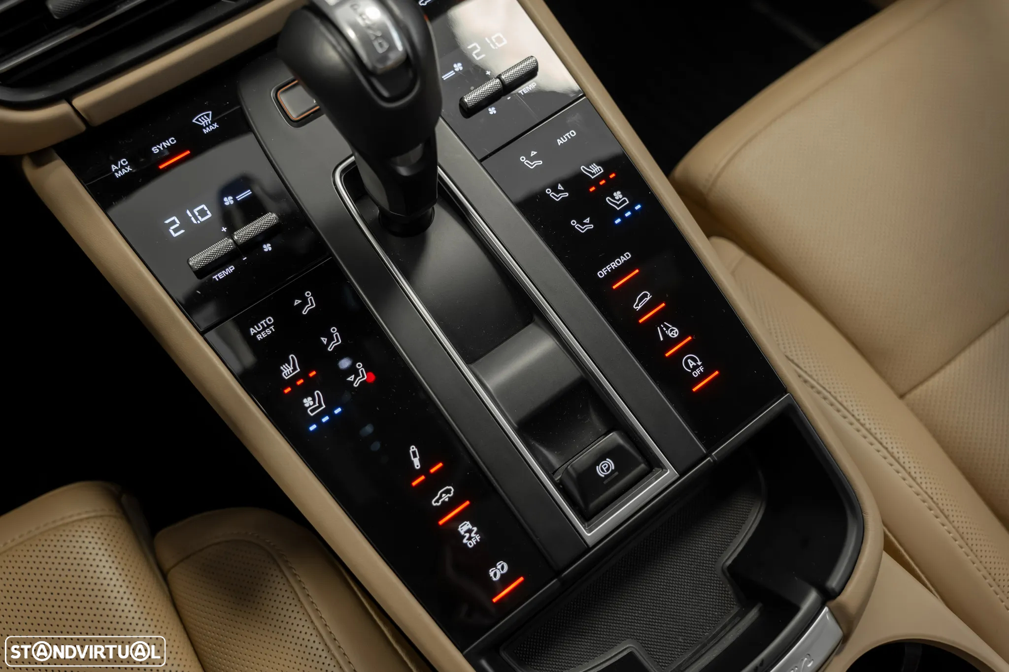 Porsche Macan T - 16