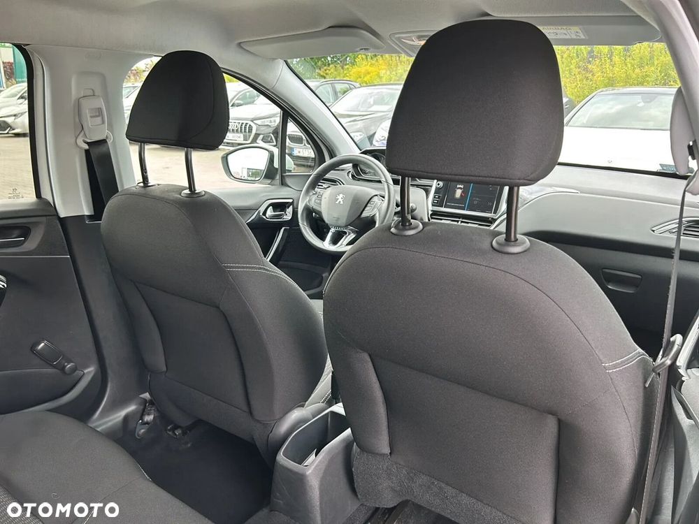 Peugeot 208 1.2 PureTech Style - 9