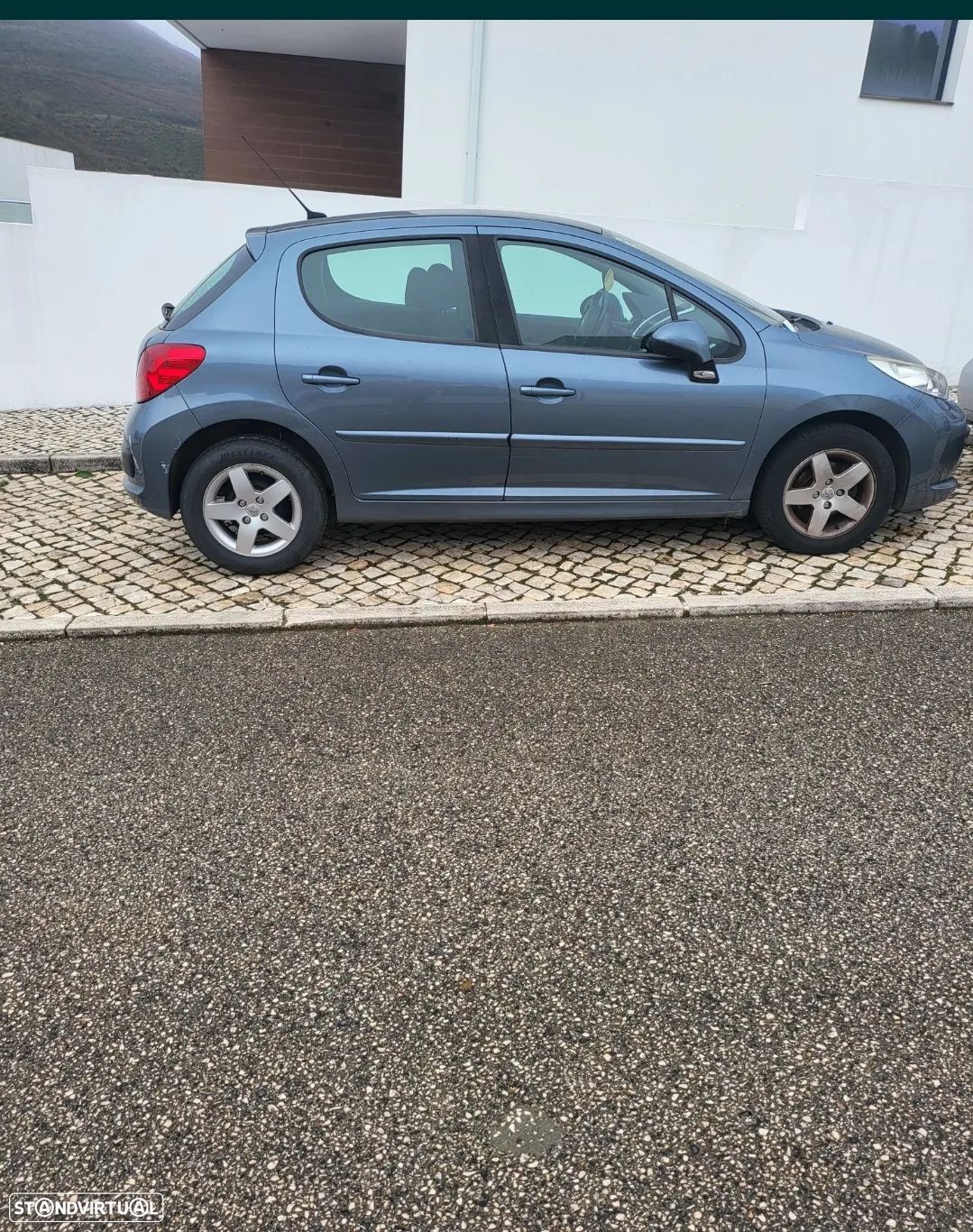 Peugeot 207 1.4 16V Trendy - 1