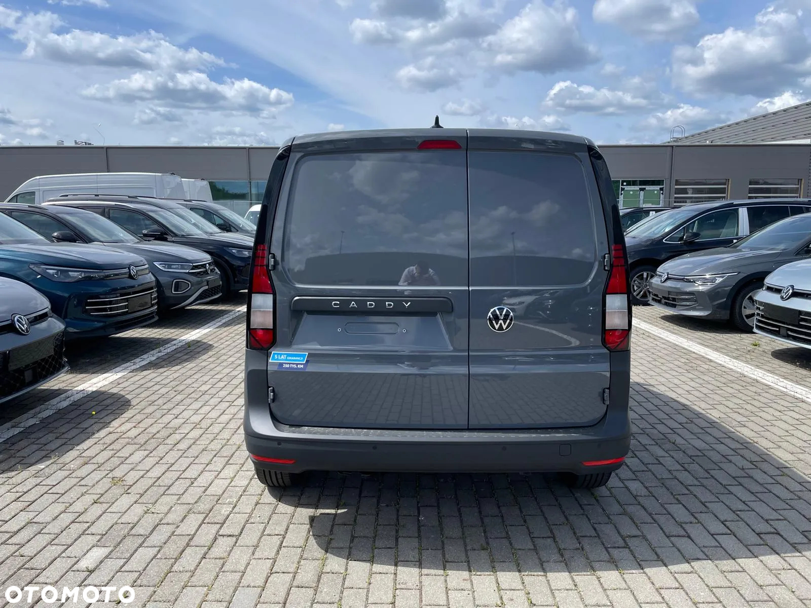 Volkswagen Caddy - 9